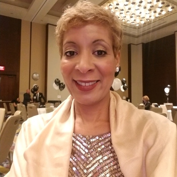 Meet your Posher, Karen - Picture 1 of 1